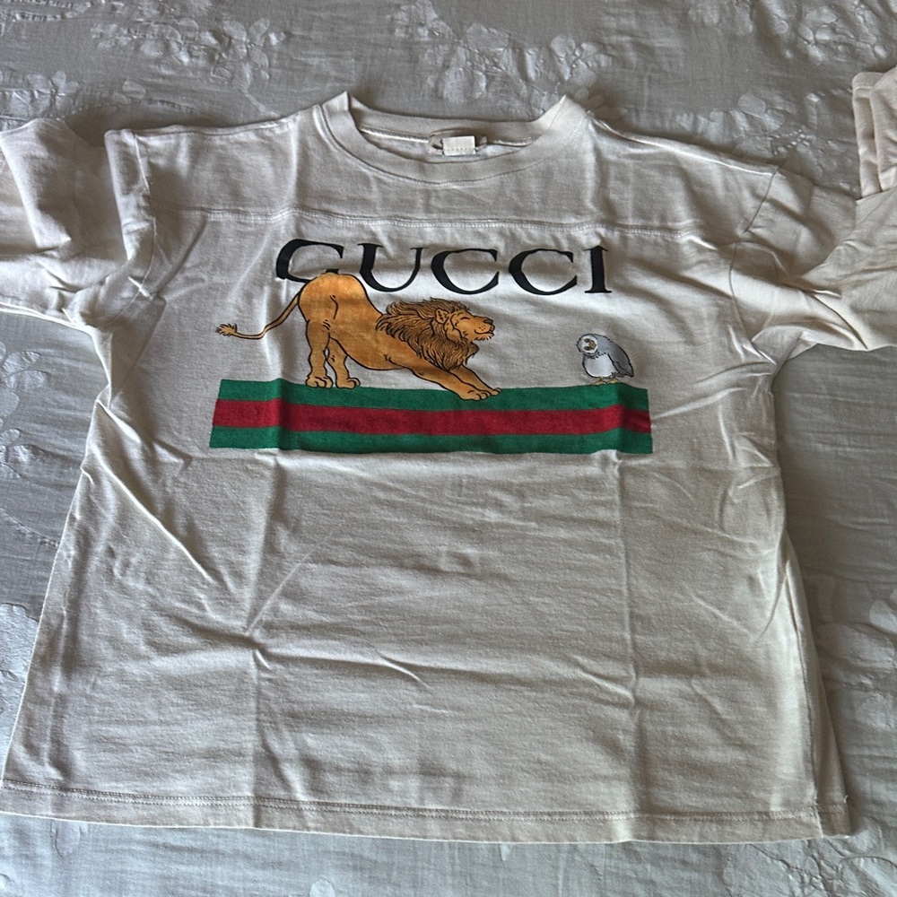 Gucci White Kids Tee with Gold Lion and Green-Red Stripe